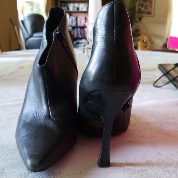 Black leather ankle boots - Picture 2 of 4